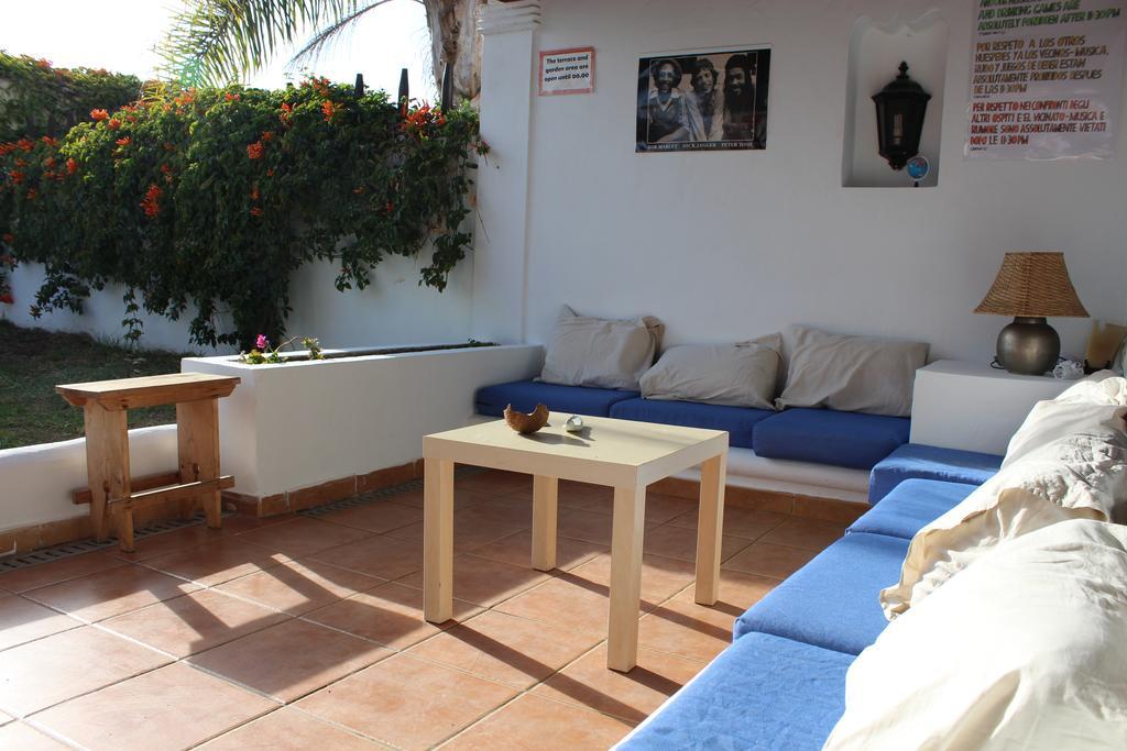 La Tortuga Hostel Адехе Экстерьер фото